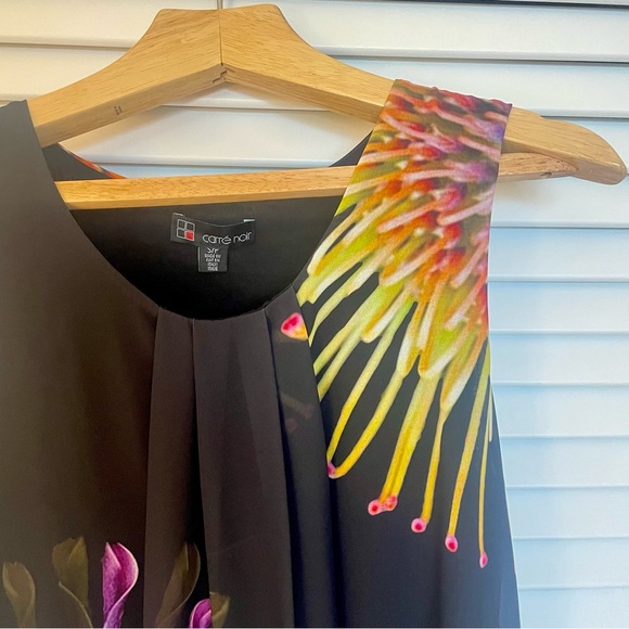 Carré Noir Hawaiian Woman’s Blouse (BRAND NEW!) - Picture 2 of 5